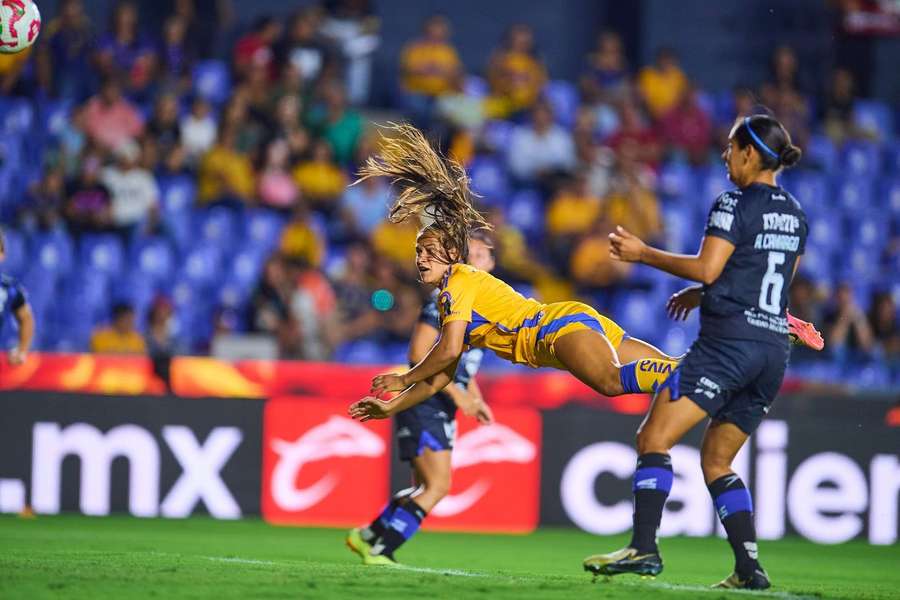 Ana Dias em destaque na vitória do Tigres