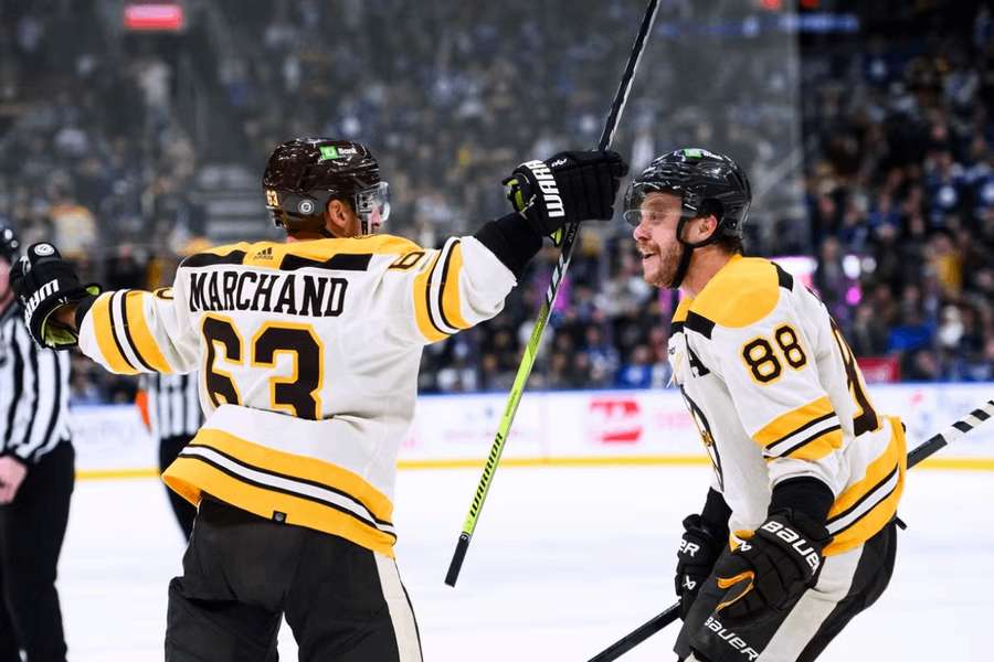 Marchand s Pastrňákom patria medzi opory Bostonu, spoločne poberajú túto sezónu 17,375 milióna USD.
