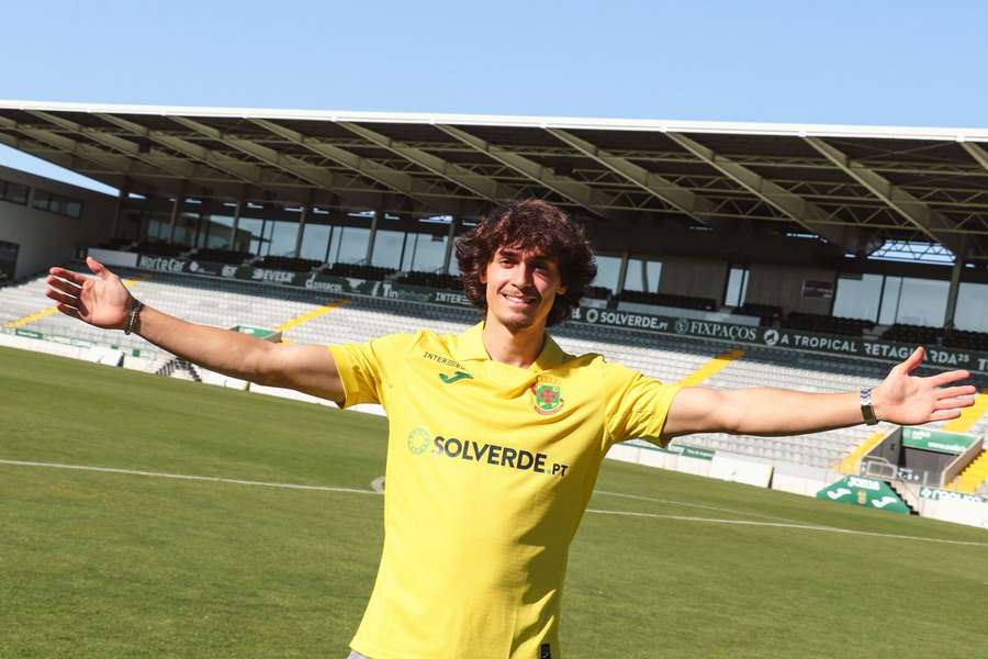 Oficial: João Pinto (Gil Vicente) reforça ataque do Paços de Ferreira