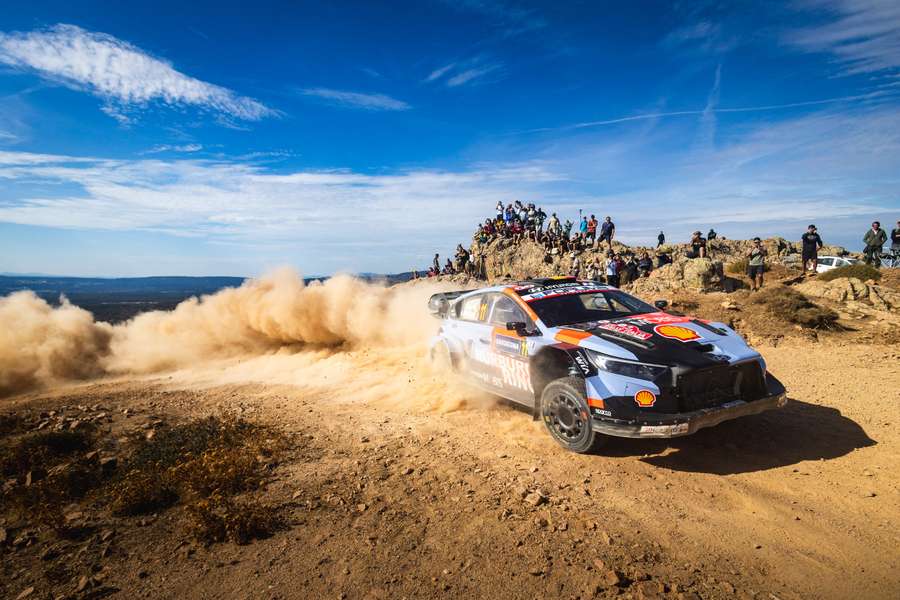 Thierry Neuville během Italské rallye.