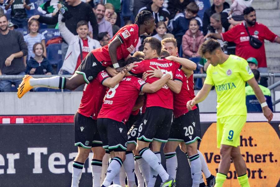 Hannover 96 ist vorläufig Tabellenzweiter.