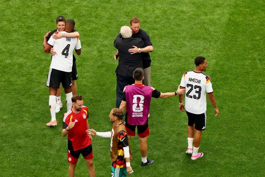 Die deutsche Nationalmannschaft ist nach dem WM-Auftakt zufrieden. Die deutsche Nationalmannschaft ist nach dem WM-Auftakt zufrieden.