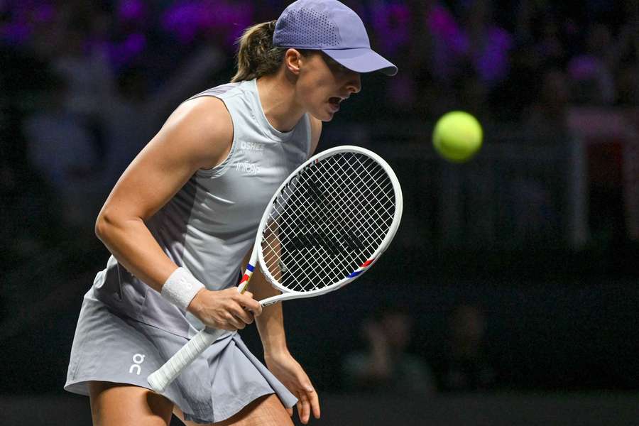 Świątek wygrała z Rybakiną w pokazowym meczu w Shenzhen