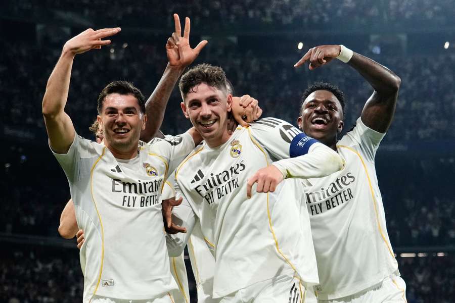 Real Madrid vai com três gols de vantagem para jogo de volta no Etihad