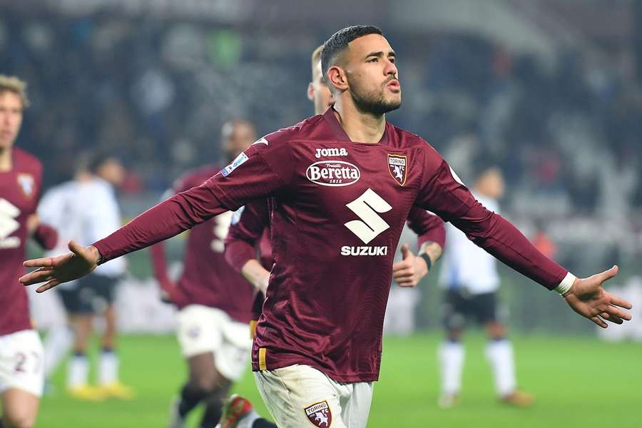 Antonio Sanabria viert de 2-0 voor Torino