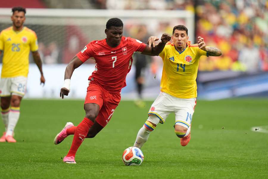 Breel Embolo in azione durante la partita contro la Colombia Breel Embolo in azione durante la partita contro la Colombia