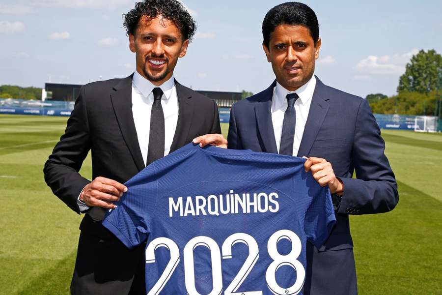 Marquinhos e o presidente do clube, Nasser Al Khelaifi 