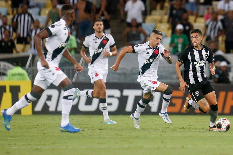 Botafogo fez o que pôde com dois jogadores a menos no segundo tempo