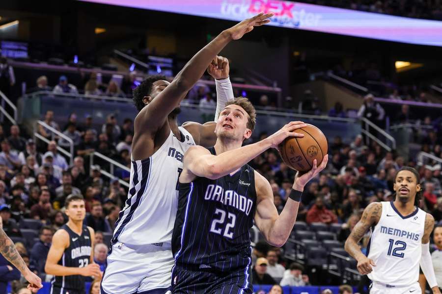 Franz Wagner im Duell mit Jaren Jackson Jr..