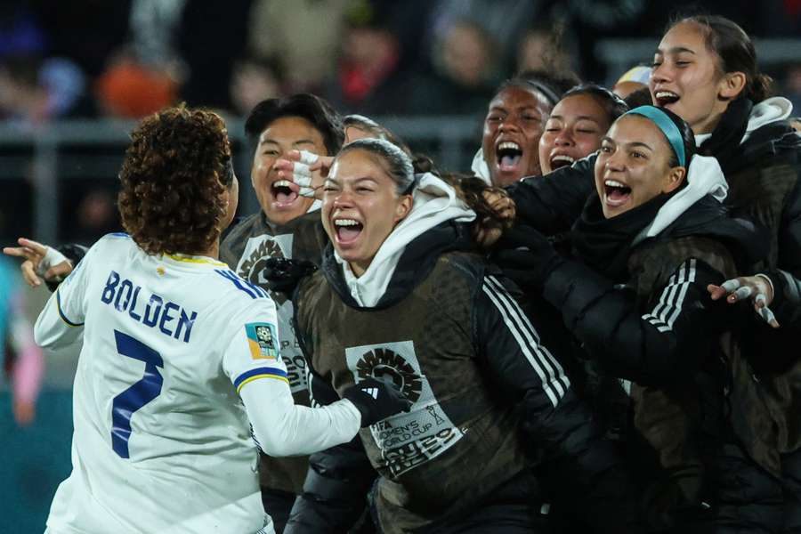 Bolden celebra un gol para el recuerdo