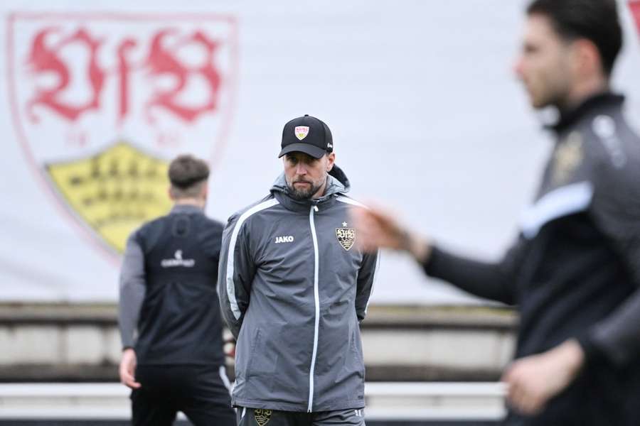 Sebastian Hoeneß und der VfB Stuttgart kämpfen um das Weiterkommen in der Champions League.