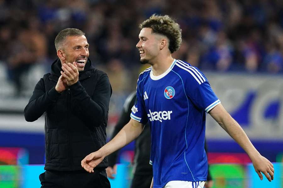 Gary O'Neil aux côtés de Samir El Mourabet après la qualification jeudi soir.