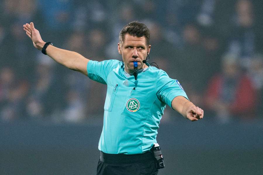 Arbiter Patrick Ittrich werd online bedreigd na afloop van Hertha BSC-VfL Osnabrück