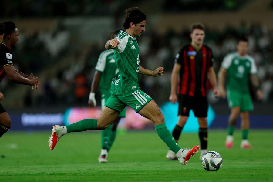 Trincão marca na goleada do Al Ahli