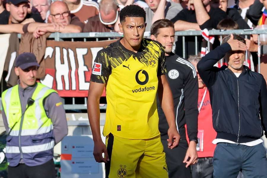 Bellingham, en acción con el Dortmund en la Bundesliga Bellingham, en acción con el Dortmund en la Bundesliga
