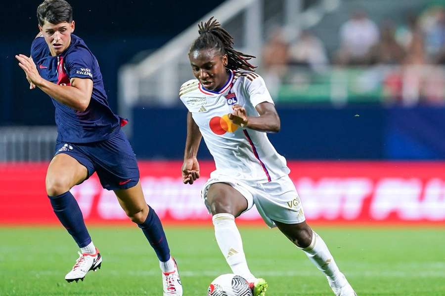 Melchie Dumornay sous le maillot de l'OL.