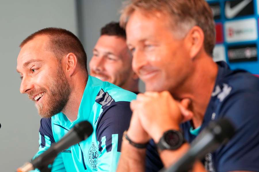 Hjulmand e Eriksen na conferência de imprensa antes do jogo