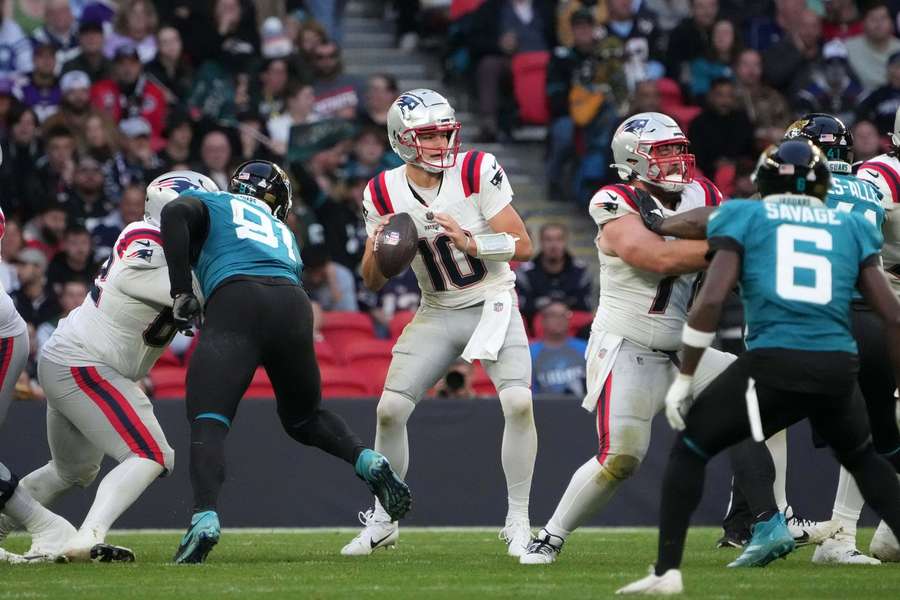 Drake Maye in action for the Patriots