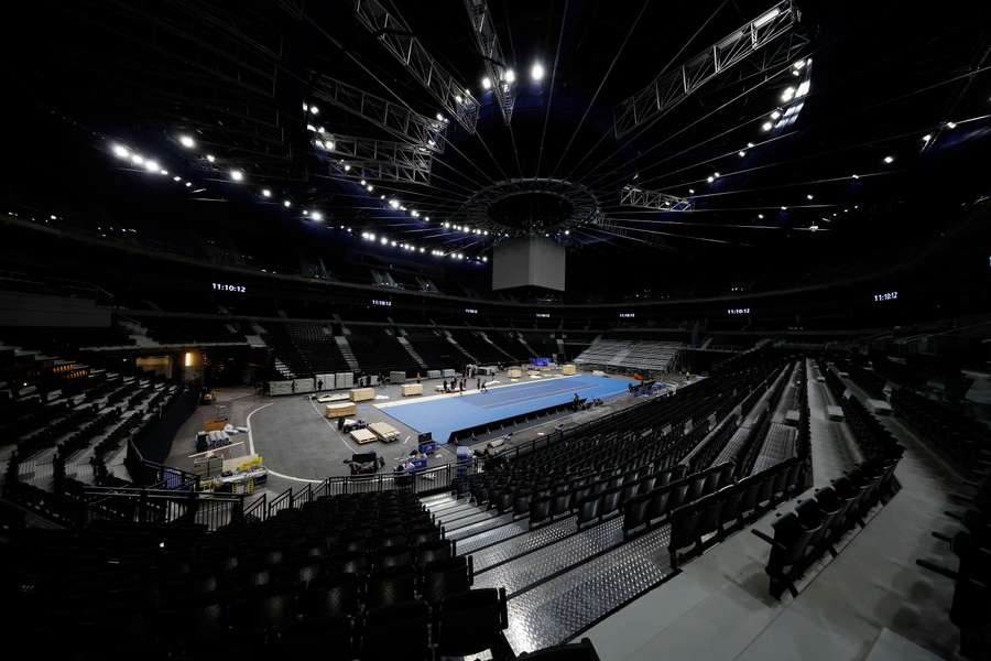 Pražská O2 arena se chystá na tenisový duel Česka s USA.