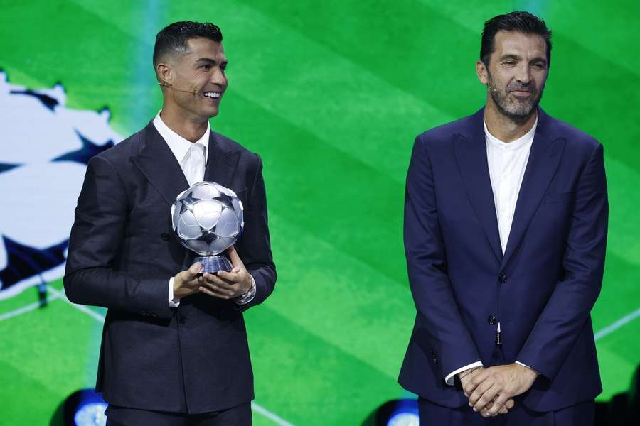 Cristiano Ronaldo und Gianluigi Buffon wurden im Rahmen der Auslosung geehrt.