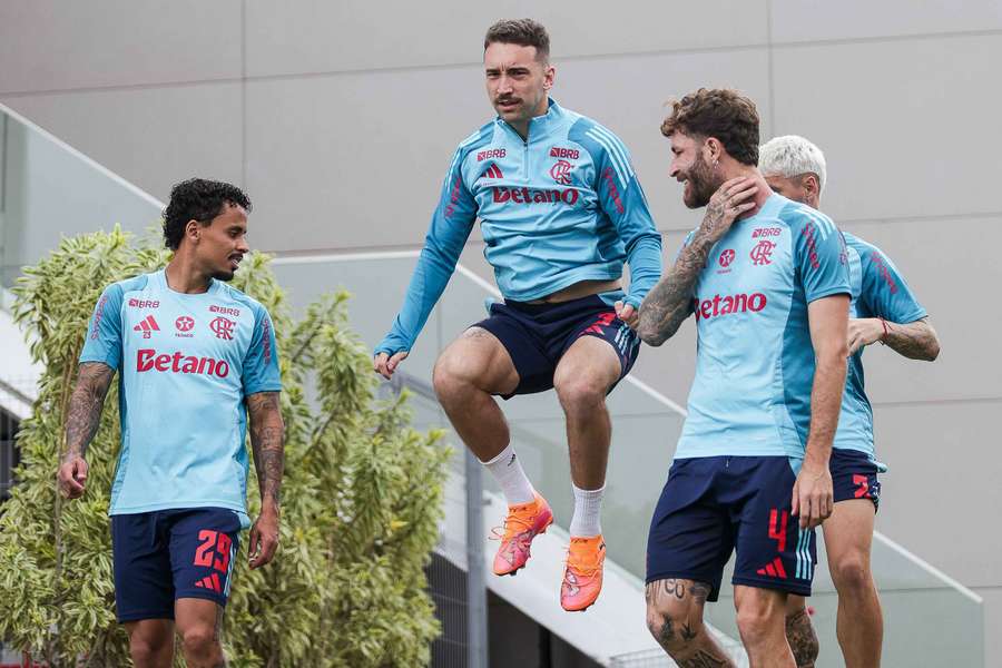 Ortiz parece voando após lesão no tornozelo