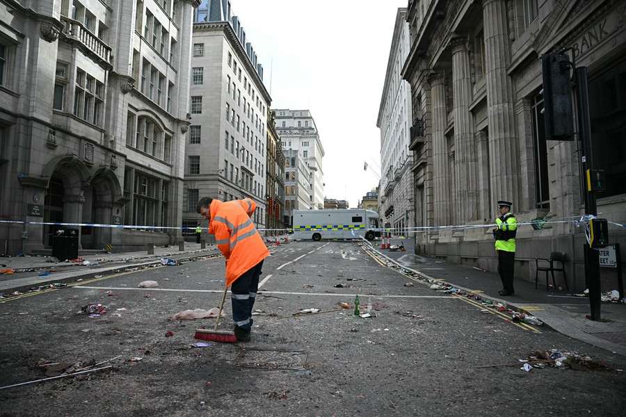 Pelo menos 65 pessoas terão ficado feridas