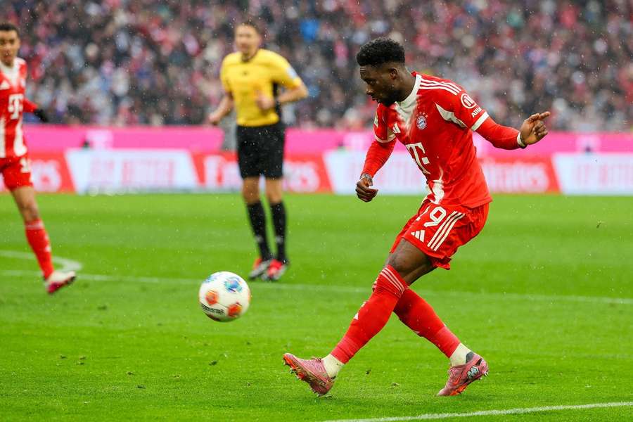 Alphonso Davies musste nach rund 50 Minuten vom Platz.