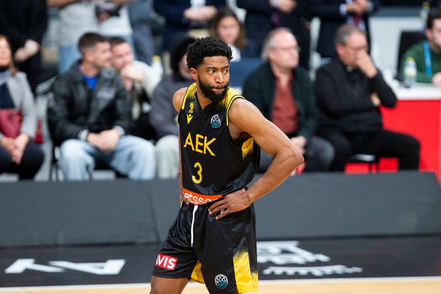 Randle in dienst van AEK