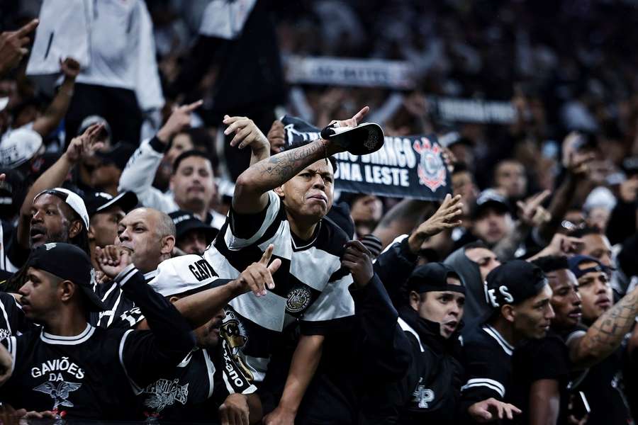 Torcedores do Corinthians demonstraram toda a sua revolta após a goleada em Itaquera