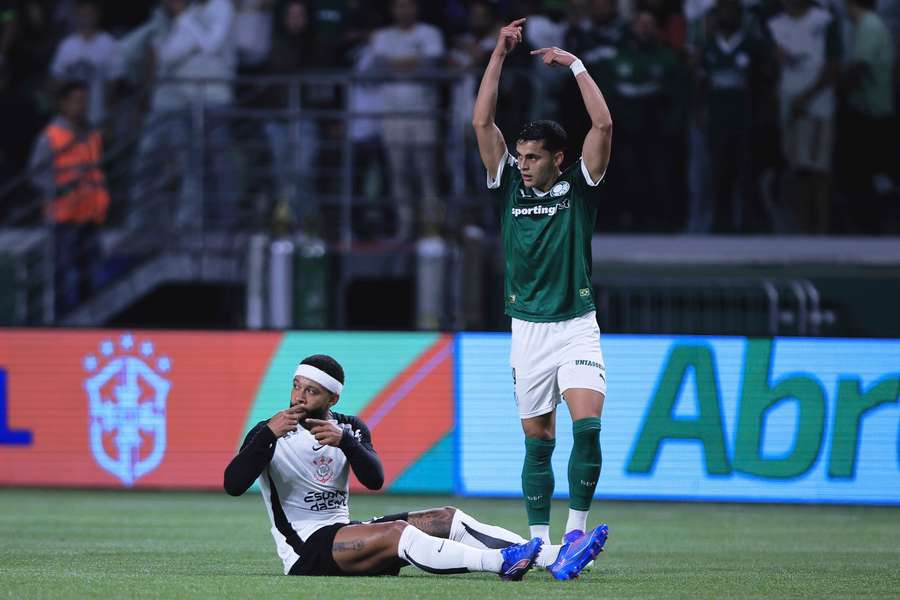 Memphis sentiu a coxa no Dérbi