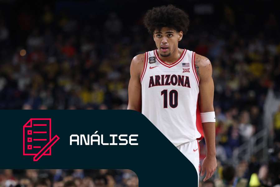 Koa Peat, do Arizona, compete na Final Four em Indianápolis frente aos Michigan Wolverines Koa Peat, do Arizona, compete na Final Four em Indianápolis frente aos Michigan Wolverines