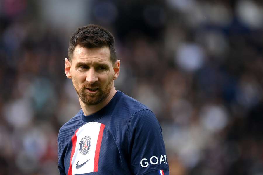 Messi con la maglia del Psg