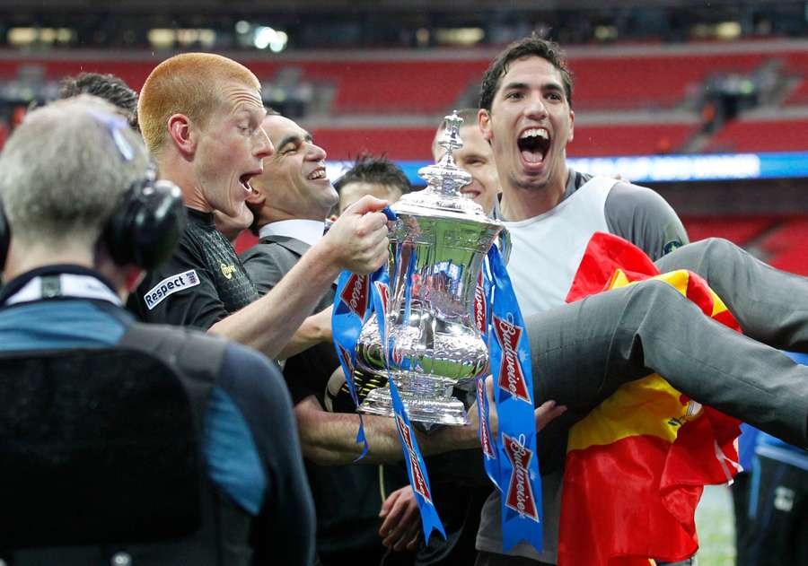 Con Roberto Martínez celebrando el título de Copa Con Roberto Martínez celebrando el título de Copa