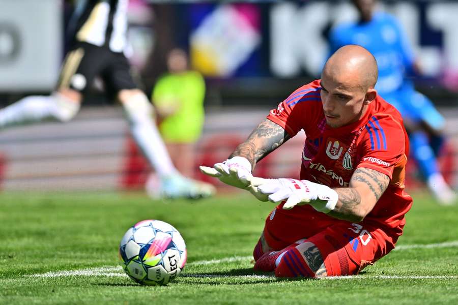 Brankář Martin Janáček ještě v dresu Dynama ČB.