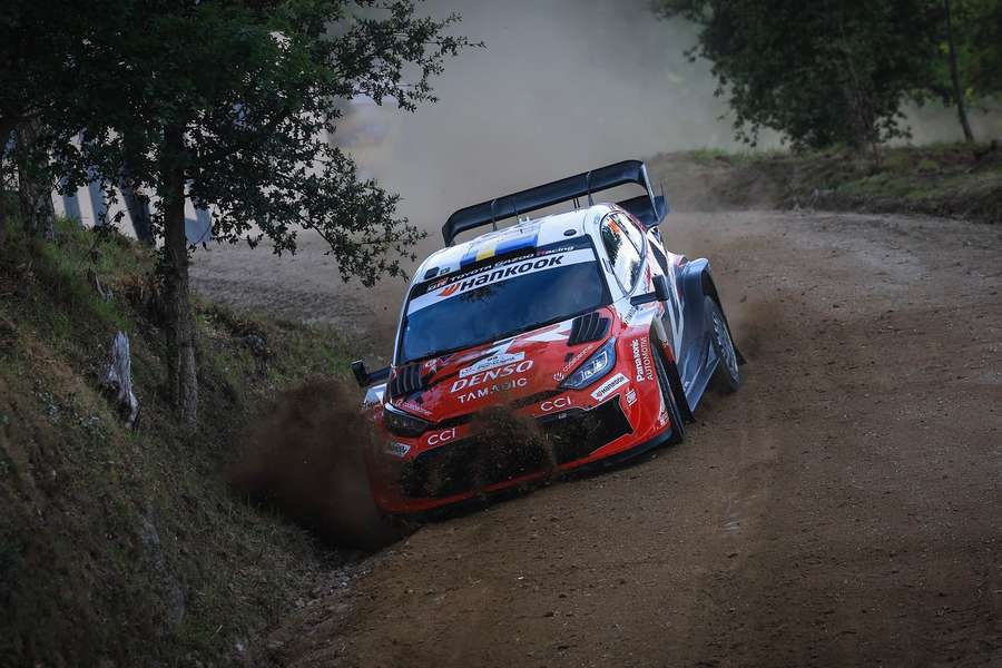Oliver Solberg saltou de quarto para a liderança da 59.ª edição do Rali de Portugal Oliver Solberg saltou de quarto para a liderança da 59.ª edição do Rali de Portugal
