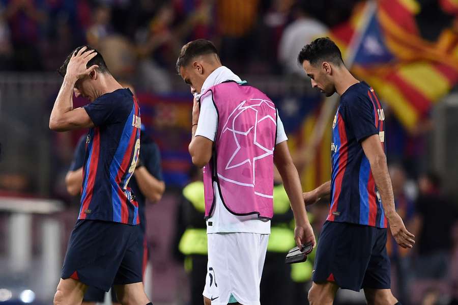 El espectro de jugar la Europa League estremece al Barcelona en vísperas de El Clásico