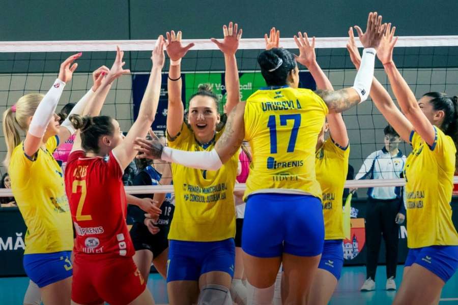 CSM Volei Alba-Blaj a restabilit egalitatea în finala Diviziei A1 la volei feminin CSM Volei Alba-Blaj a restabilit egalitatea în finala Diviziei A1 la volei feminin