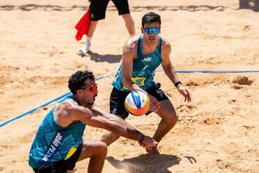 João Pedrosa e Hugo Campos perderam com os brasileiros Evandro e Arthur Lanci