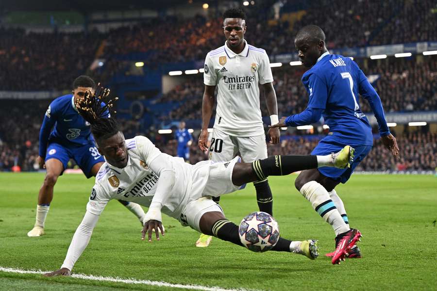 Chelsea's French midfielder N'Golo Kante vies with Real Madrid's Angolan midfielder Eduardo Camavinga Chelsea's French midfielder N'Golo Kante vies with Real Madrid's Angolan midfielder Eduardo Camavinga