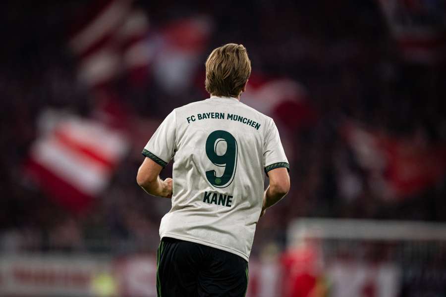 Kane não cansa de fazer gol na temporada