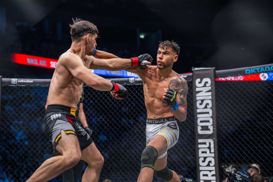 Madureira (vpravo) si vybojoval cenný triumf.