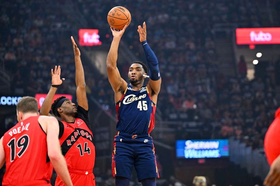 Donovan Mitchell (r.) war mit 32 Punkten bester Werfer