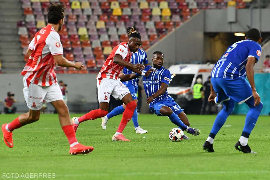 Dinamo s-a impus cu 4-0 pe Arena Națională în fața Farului Dinamo s-a impus cu 4-0 pe Arena Națională în fața Farului