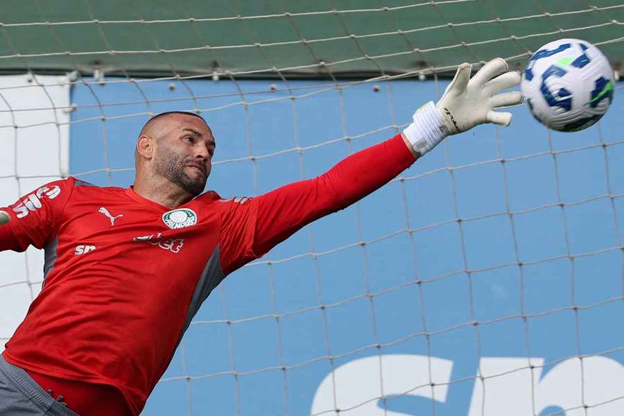 Weverton lesionou a mão Weverton lesionou a mão
