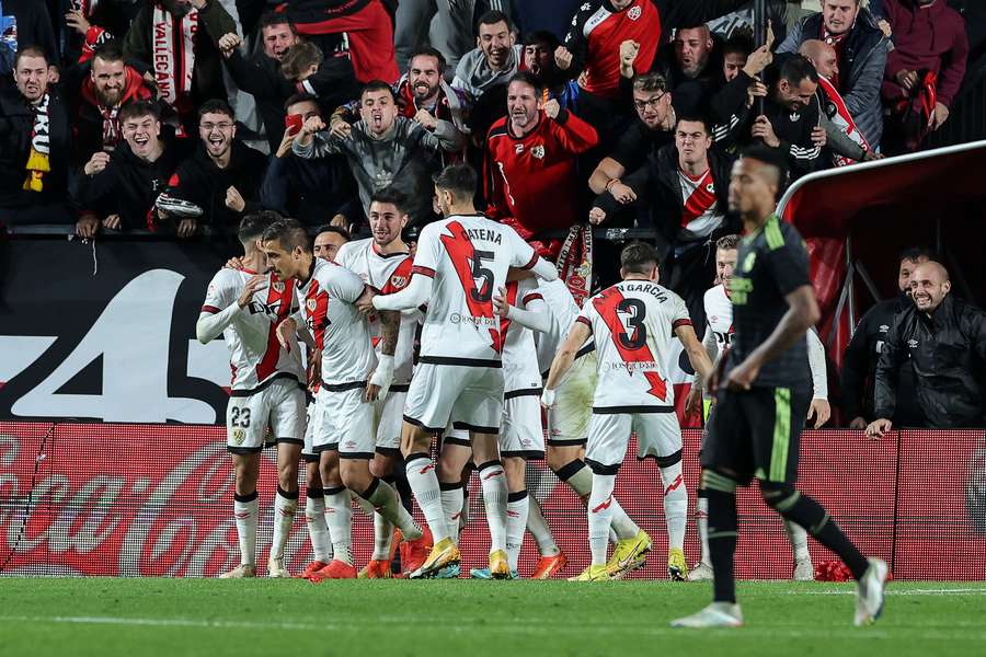 Første nederlag i La Liga: Rayo chokerer med 3-2 sejr over Real Madrid