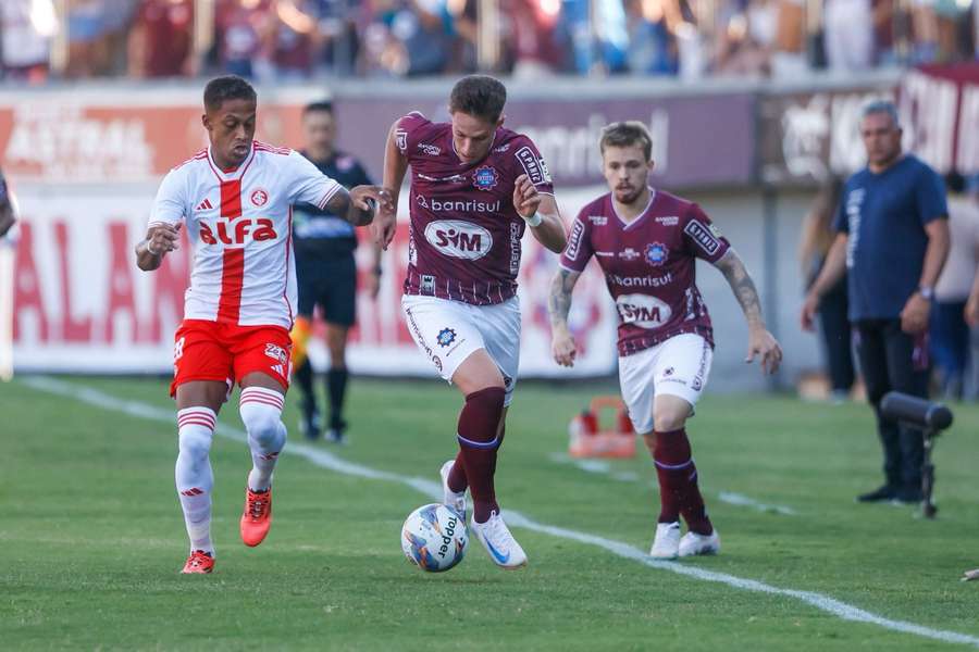 Caxias terá dura missão no jogo da volta em Porto Alegre