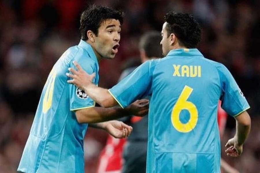 Deco jogou com Xavi, atual treinador, no Barcelona