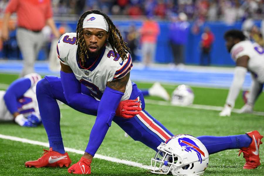 Buffalo Bills safety Damar Hamlin warms up before a game