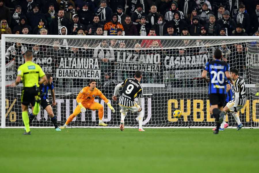 Vlahovic abriu o marcador para a Juventus aos 27 minutos