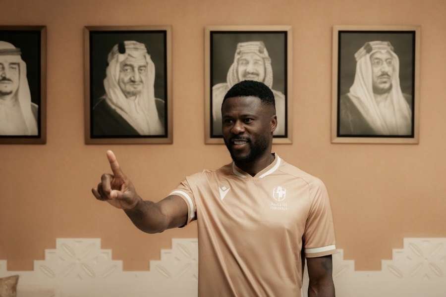 Chancel Mbemba apresentado no Al Diriyah Chancel Mbemba apresentado no Al Diriyah